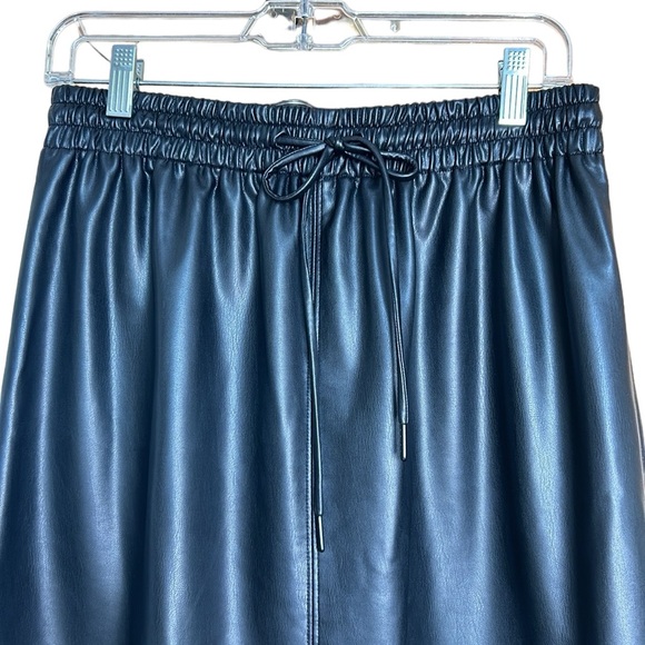 NWT Simply Vera Vera Wang Faux-Leather Midi Skirt in Vera Black M - Picture 6 of 15